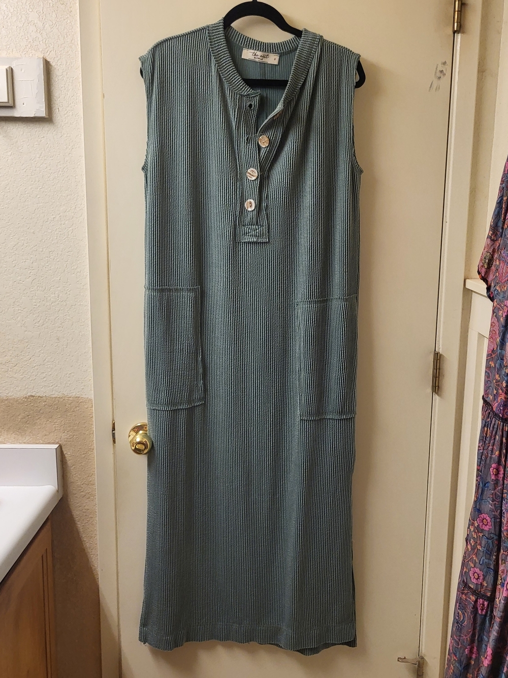 Three Bird Nest Sleeveless Maxi Dress in Sage Green